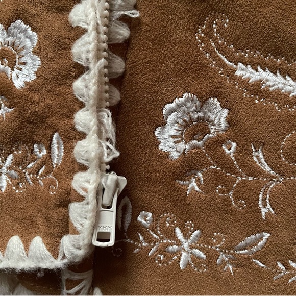 baby gap embroidered coat - Picture 3 of 3